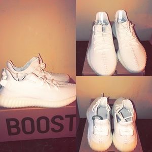 Yeezy Boost 350 V2 Triple White